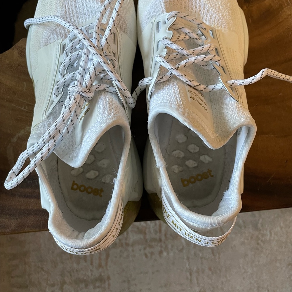 Adidas NMD R1 V2 - Picture 6 of 7